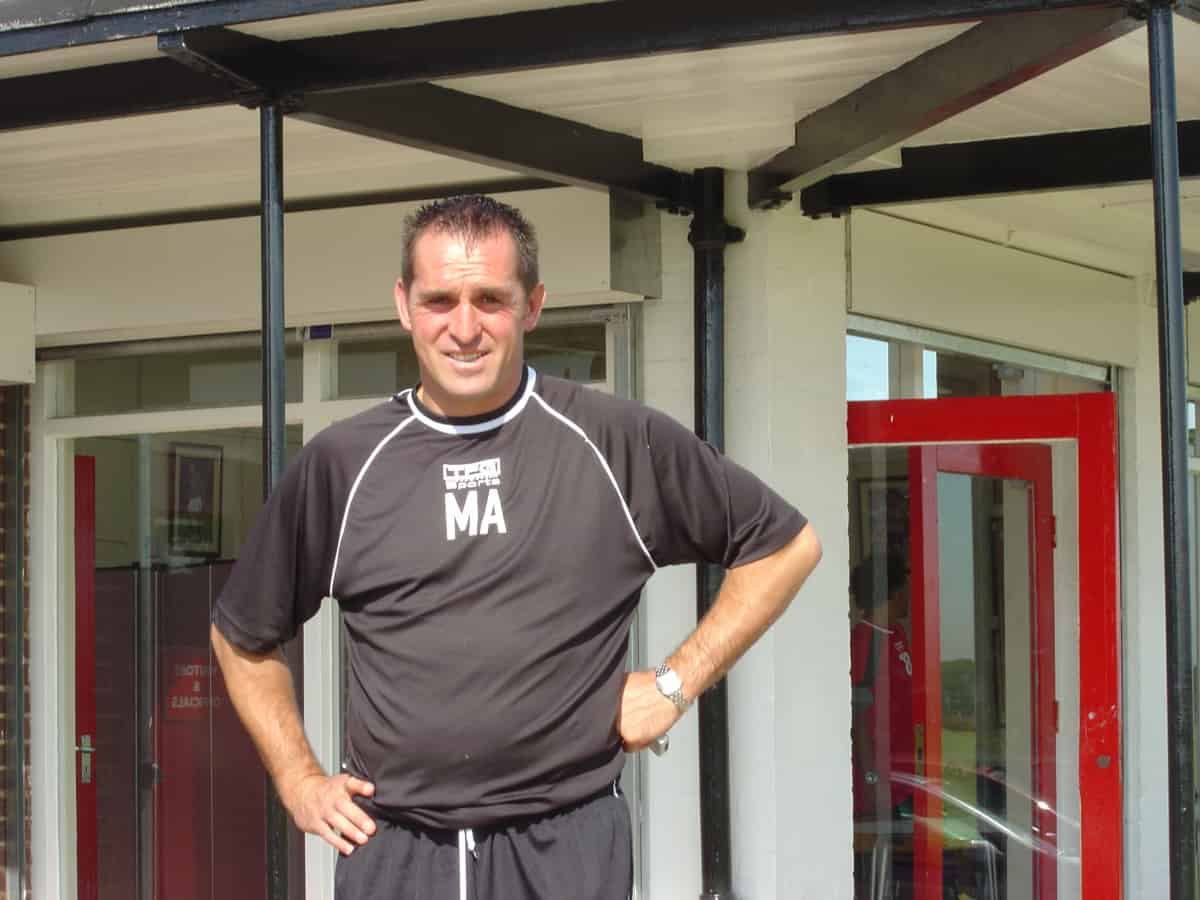 Don’t Look Back In Anger – MK Dons