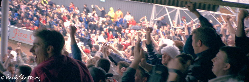 Rock photographer Paul Slattery ‘s football gallery – Owuuuuuusuuuuu