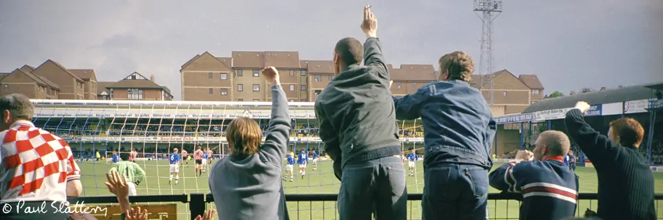 Rock photographer Paul Slattery ‘s football gallery – Going Potty at Southend