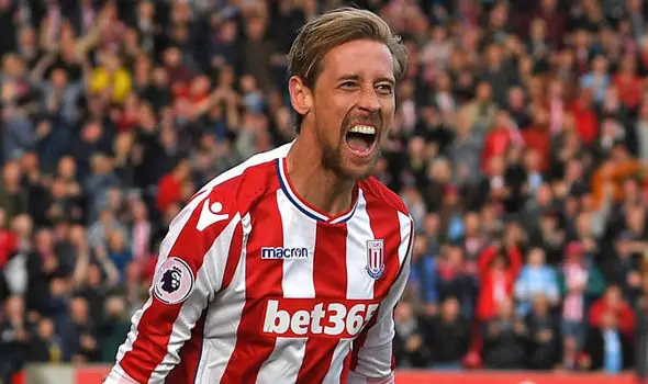 Brentford set to outbid Chelsea with audacious bid for £10m England striker