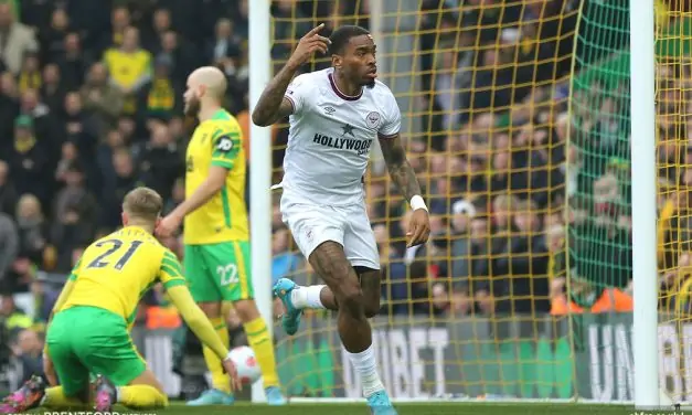 Norwich 1 Brentford 3 – post match podcast from the stands, pub and train