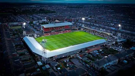 Grimsby For A Plaice In The Quarters